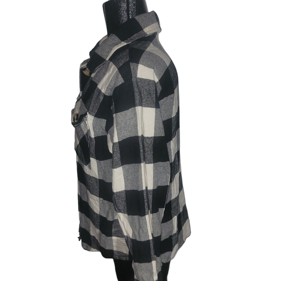 Suzy Shier Black And White Plaid Flannel Shirt M - Picture 5 of 7